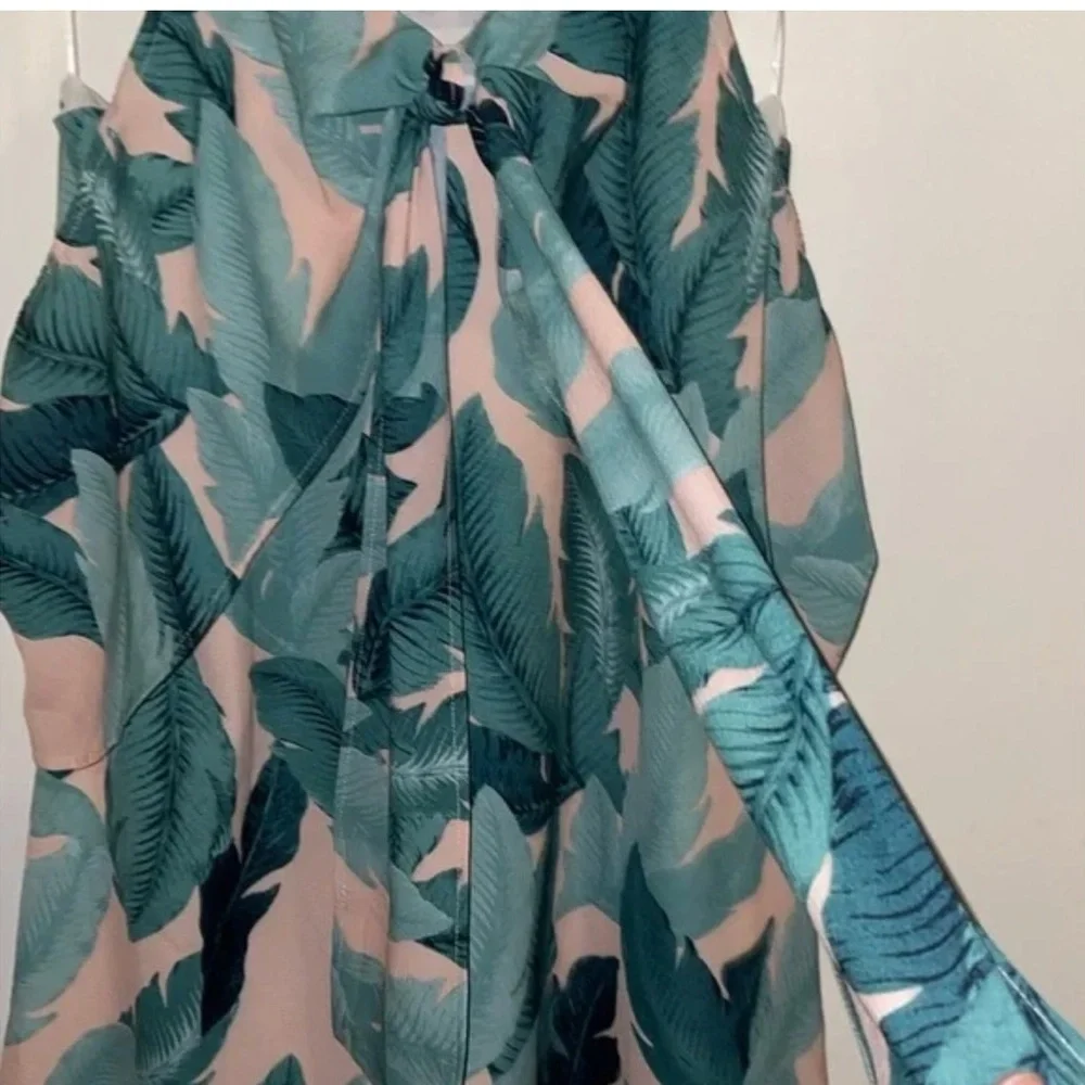 L'ATISTE Green and White Leaf Dress - Picture 4 of 9